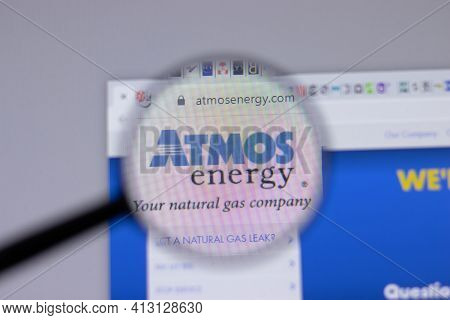 New York, Usa - 18 March 2021: Atmos Energy Company Logo Icon On Website, Illustrative Editorial