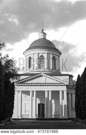 All Saints Church Built In 1782, On The Site Of A Wooden Greek Temple That Existed On This Site Sinc