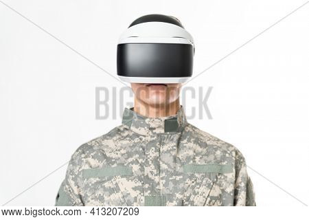Soldier in VR headset for simulation training military technology