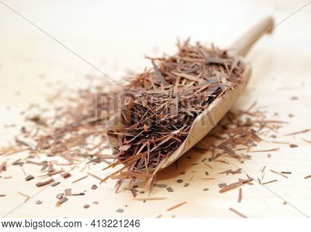 Lapacho Tea Loose Leaves On Wooden Shovel Scoop Homeopathy Healing