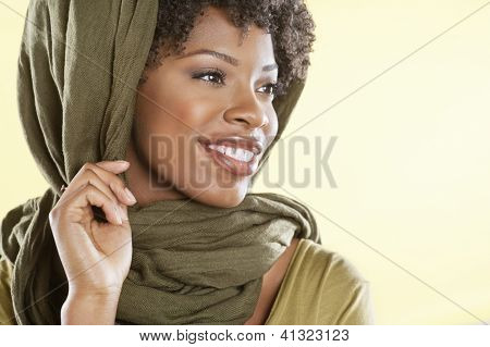 顶上东张西望偷来的幸福非洲裔美国女人