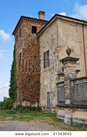 ปราสาท Agazzano Emilia-Romagna อิตาลี