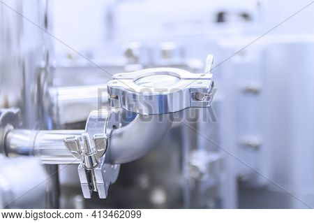 Part Of Chamber Vacuum Device Industrial Equipment Silver Color Of Research And Development Laborato