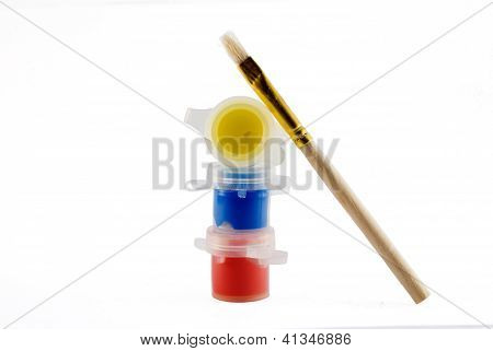 Pennello e rosso blu giallo
