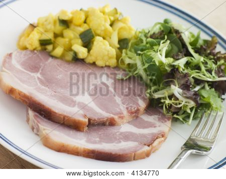 Főtt gallér, bacon, Piccalilli salátával