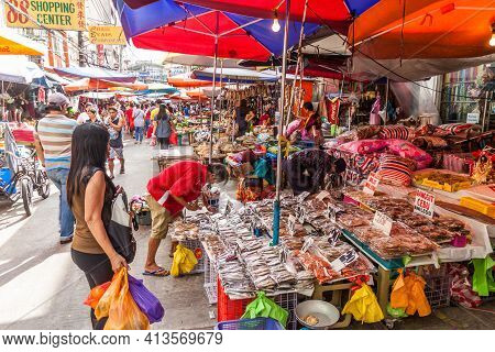 Manila, Philippines - January 27, 2018: View Of Quiapo Market In Mani