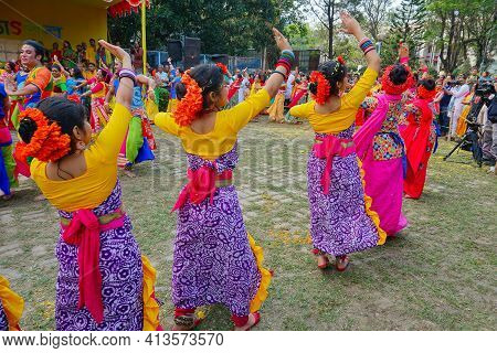 Kolkata, West Bengal, India - 9th March 2020 : Group Dancing Of Bengali Girls Dressed In Colorful In