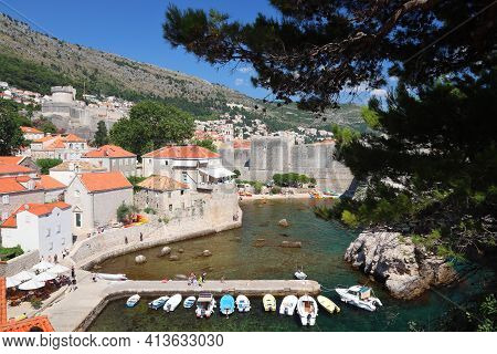 Dubrovnik City Walls In Croatia. Medieval Town Of Dubrovnik, Croatia.