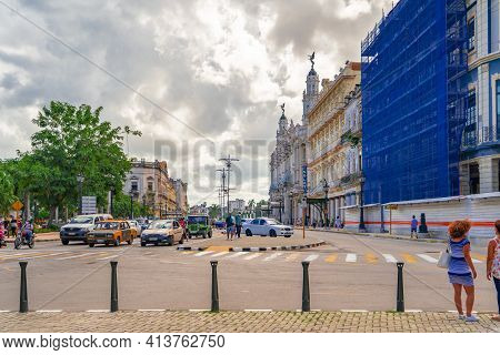 Havana Cuba. November 25, 2020: Horizontal Photo Of Paseo De Marti Avenue. Colonial Buildings On The