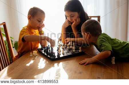Intelectual Games To Develop Children Thinking Skills