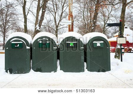 Large bins for rubbish and trash, recycling and garden waste