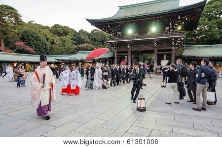 Tokyo, Japan-nov 20 :a Japanese Wedding Ceremony At Shrine