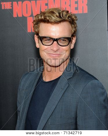 LOS ANGELES - AUG 13:  Simon Baker arrives to the 