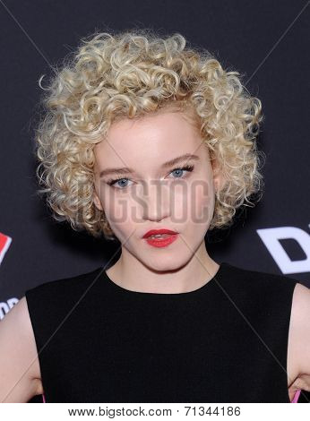 LOS ANGELES - AUG 19:  Julia Garner arrives to the 