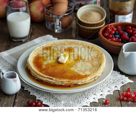 Pancakes with maple syrop