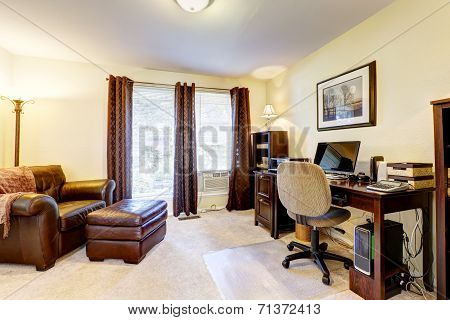 Luxury Office Room With Leather Chair