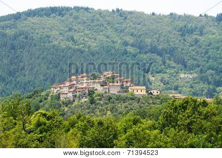 Regnano, Old Village In Tuscany