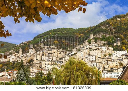 medieval villages of Italy series - Pesche