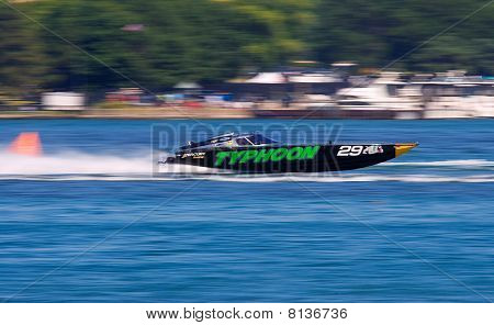 Typhon offshore Racer