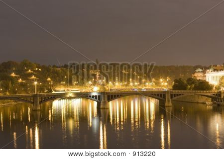 Ponte à noite