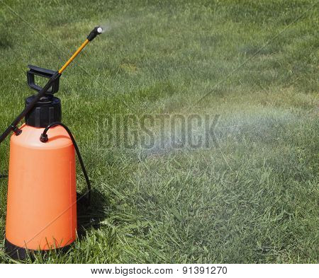 Device Of Spraying Pesticide.