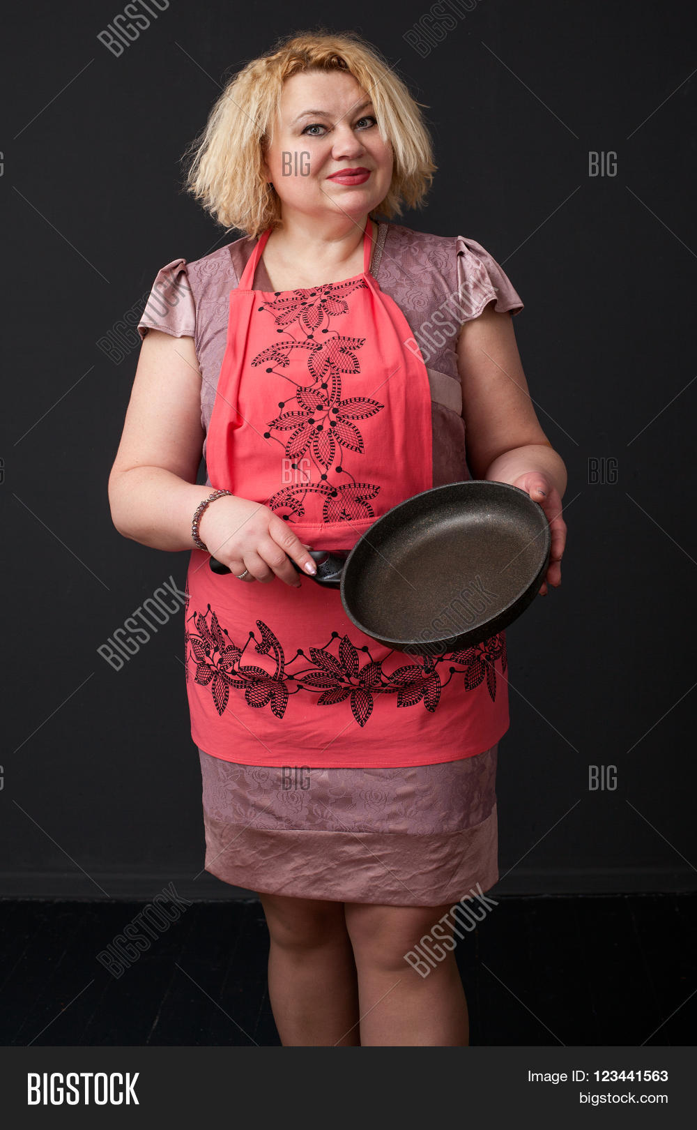 Kostenlose Bilder von reifen Hausfrauen