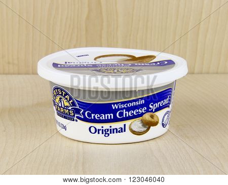SPENCER WISCONSIN March24 2016 Tub of Crystal Farms Wisconsin Cream Cheese Spread Crystal Farms is an American based company founded in 1926