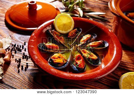 Tapas mejillones al vapor steamed mussels from Spain