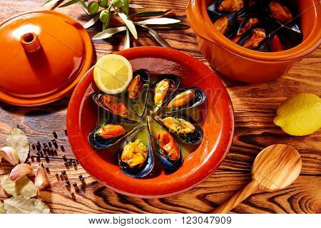 Tapas mejillones al vapor steamed mussels from Spain