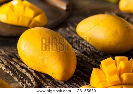 Raw Organic Yellow Mangos