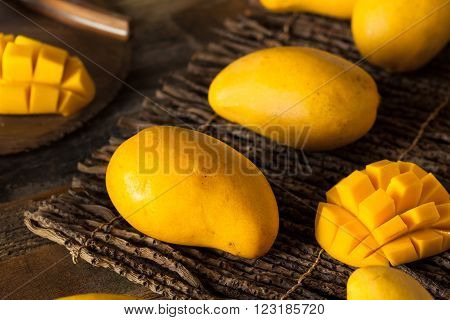 Raw Organic Yellow Mangos