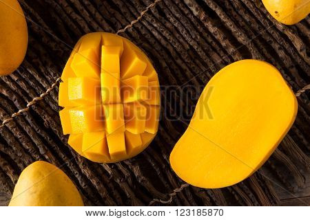Raw Organic Yellow Mangos