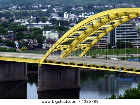 Puente amarillo