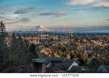 A view of Mount Rainier from Burien Washington.