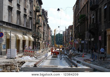 CRACOW - 8 มิถุนายน: บูรณะถนนในเมืองใน Cracow เมื่อ 8 มิถุนายน 2010 ใน Cracow Polan