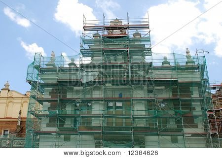 Sukiennice sont en cours de rénovation, Cracovie, Pologne