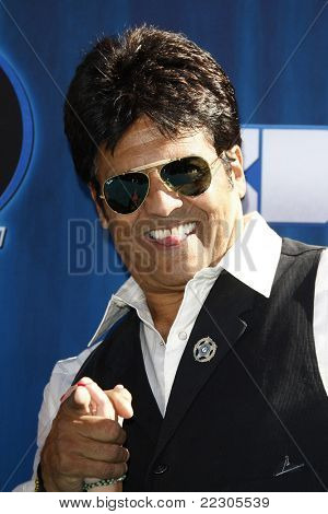 LOS ANGELES, CA - AUGUST 03: Erik Estrada bei der Premiere von Disney Channel 