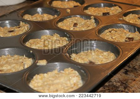 banana, walnut and chocolate chip muffins diet