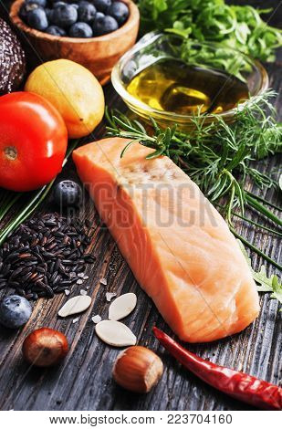 Selective Of Ingredients With Fish And Organic Vegetables, Cereals Rich Of Amino Acids,  Oligominera