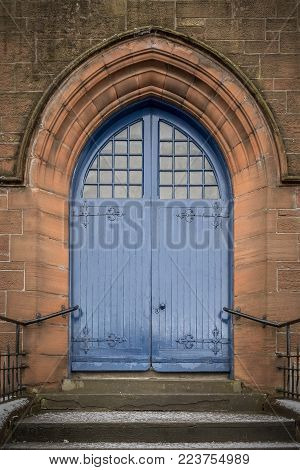 The entrance doorway to a church in the Scottish town of Clydebank.