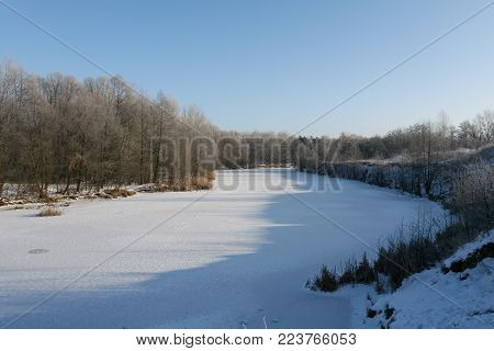 Winter River Psel is an interesting screensaver of your desktop.
