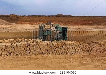 Shell Quarry Quarry. Cutting A Seashell Into Blocks Right Away In A Quarry.