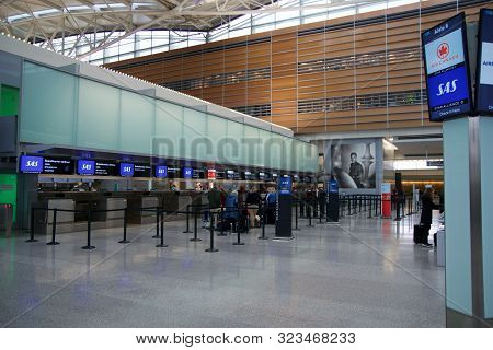 San Francisco, California, United States - Nov 27th, 2018: Check-in Counters Inside Of Terminal Of S