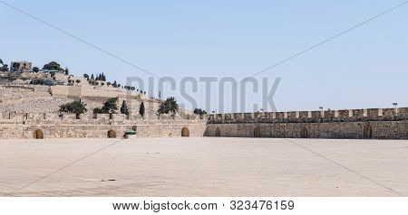 Jerusalem, Israel, September 07, 2019 : Wall Surrounding The Temple Mount Wall Surrounding The Templ
