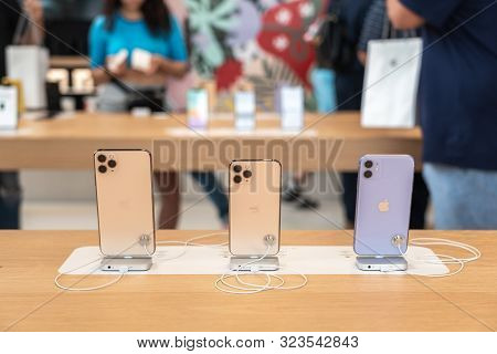 Aventura, Florida, Usa - September 20, 2019: The Iphone 11, 11 Pro And Pro Max Are Displayed As The 