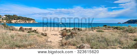 Fully Equipped Modern Spanish City Beach Sagaro , Girona, Spain