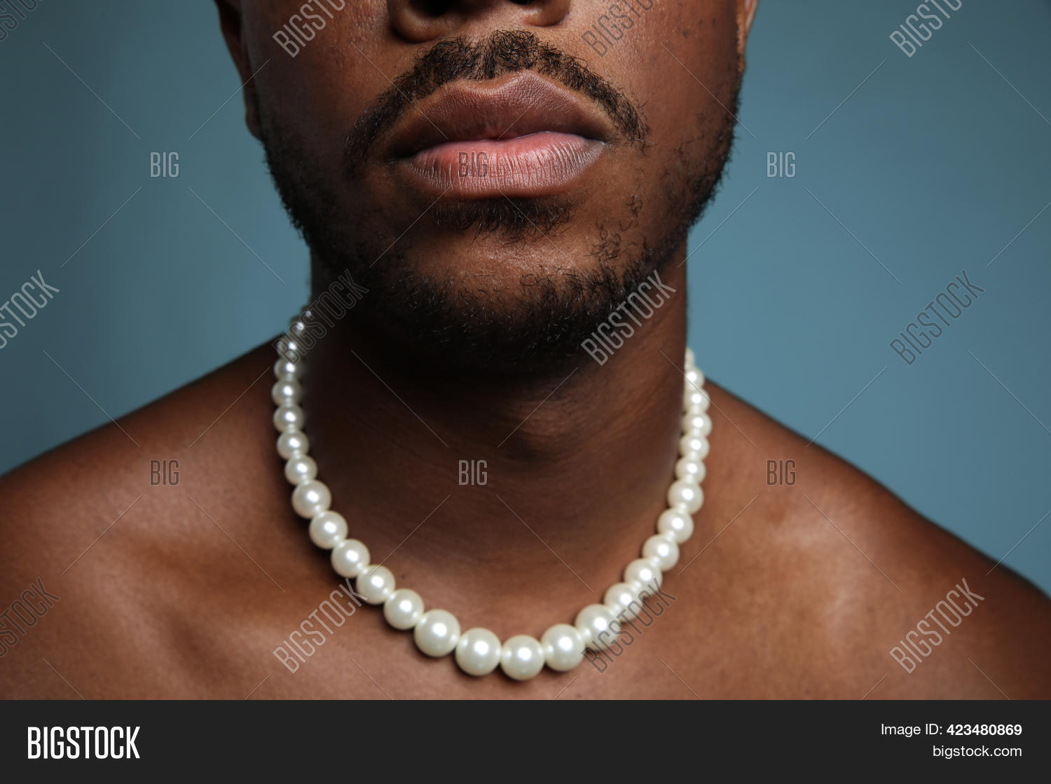 Cropped Portrait Image \u0026 Photo (Free 