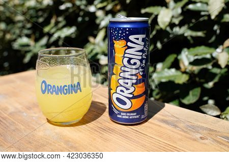 Bordeaux , Aquitaine France - 06 06 2021 : Orangina Orange Lemonade Logo Sign And Brand Text On Meta