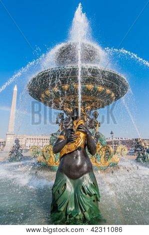 Place De La Concorde Brunnen in der Stadt Paris in Frankreich