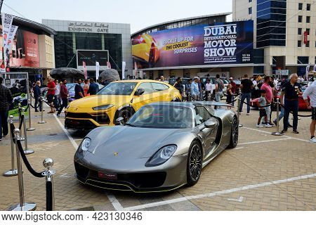 Dubai, Uae - November 16: The Porsche 918 Spyder Sportscar Is On Dubai Motor Show 2019 On November 1